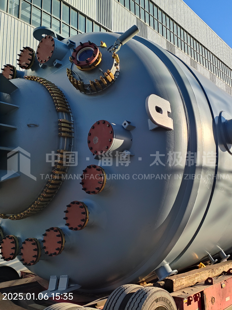 8 萬(wàn)升閉式反應(yīng)釜發(fā)車！太極制造刷新大型設(shè)備交付紀(jì)錄